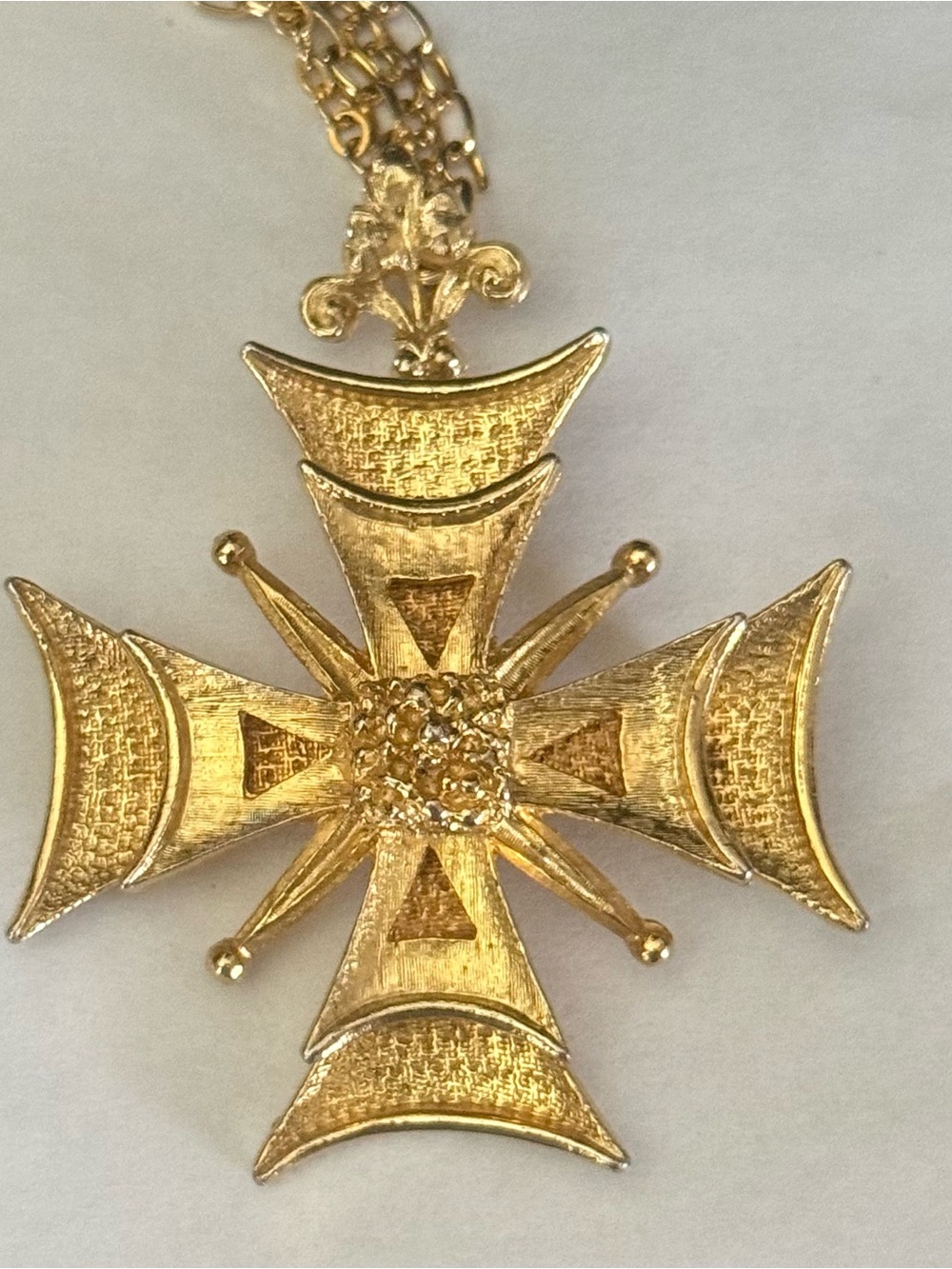 Vintage Signed ART Gold Tone Textured Statement Maltese Cross Pendant Necklace